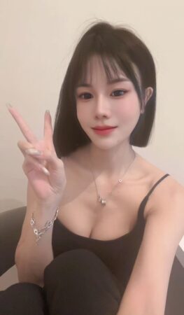 KL Escort – QiYue – China Girl Escort At Bangsar